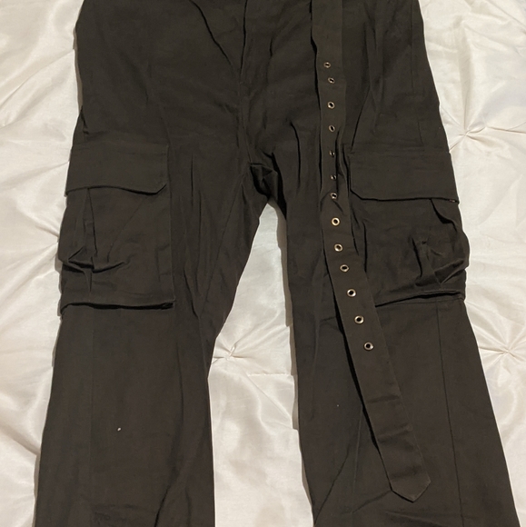 Fashion Nova Cargo pants - Picture 2 of 2
